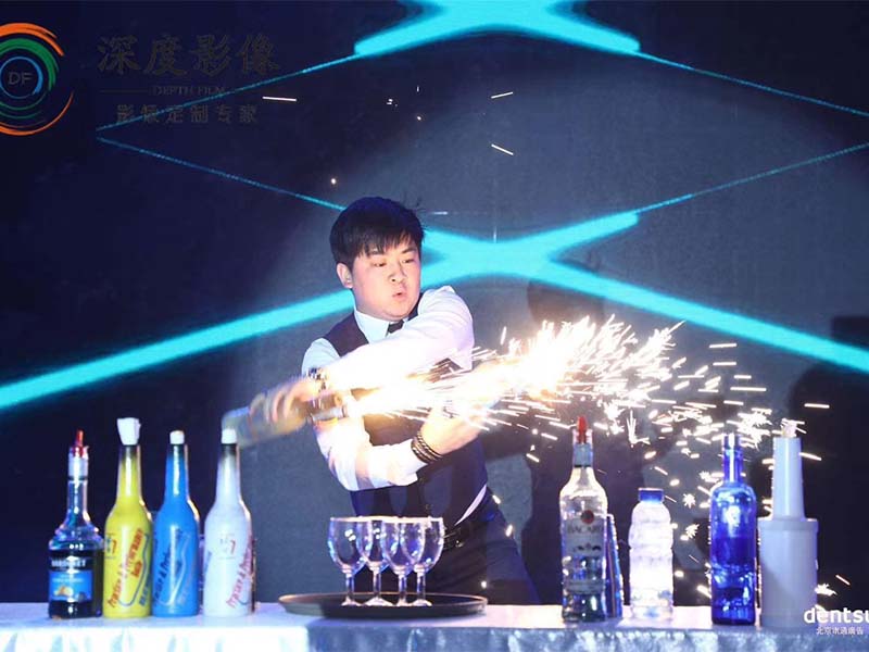 花式調(diào)酒表演